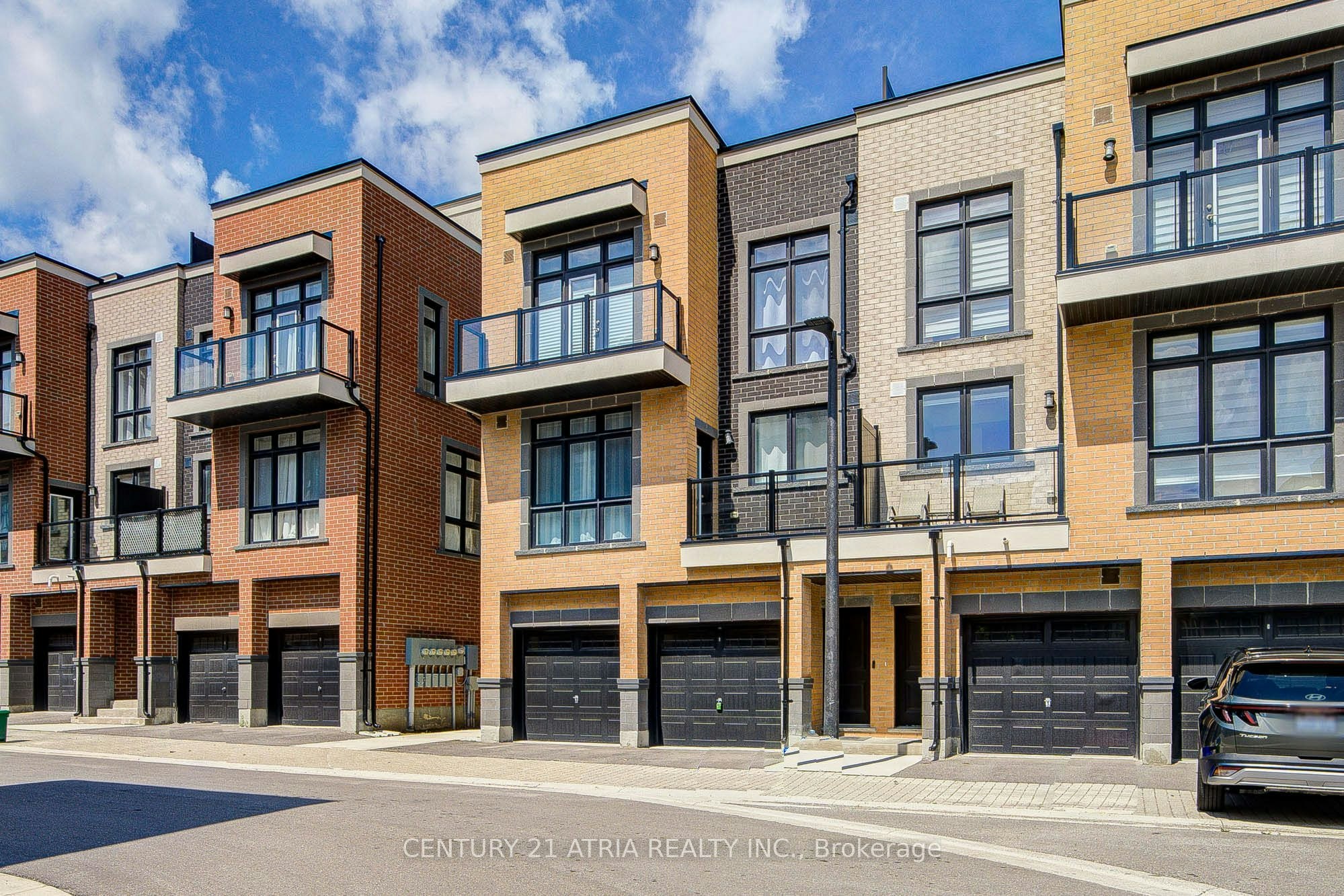 1-1 Bond Crescent, Richmond Hill, ON, L4E 1J4