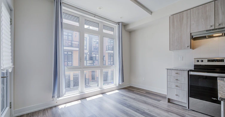 1-1 Bond Crescent, Richmond Hill, ON, L4E 1J4 - 14