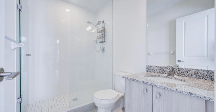 1-1 Bond Crescent, Richmond Hill, ON, L4E 1J4 - 39