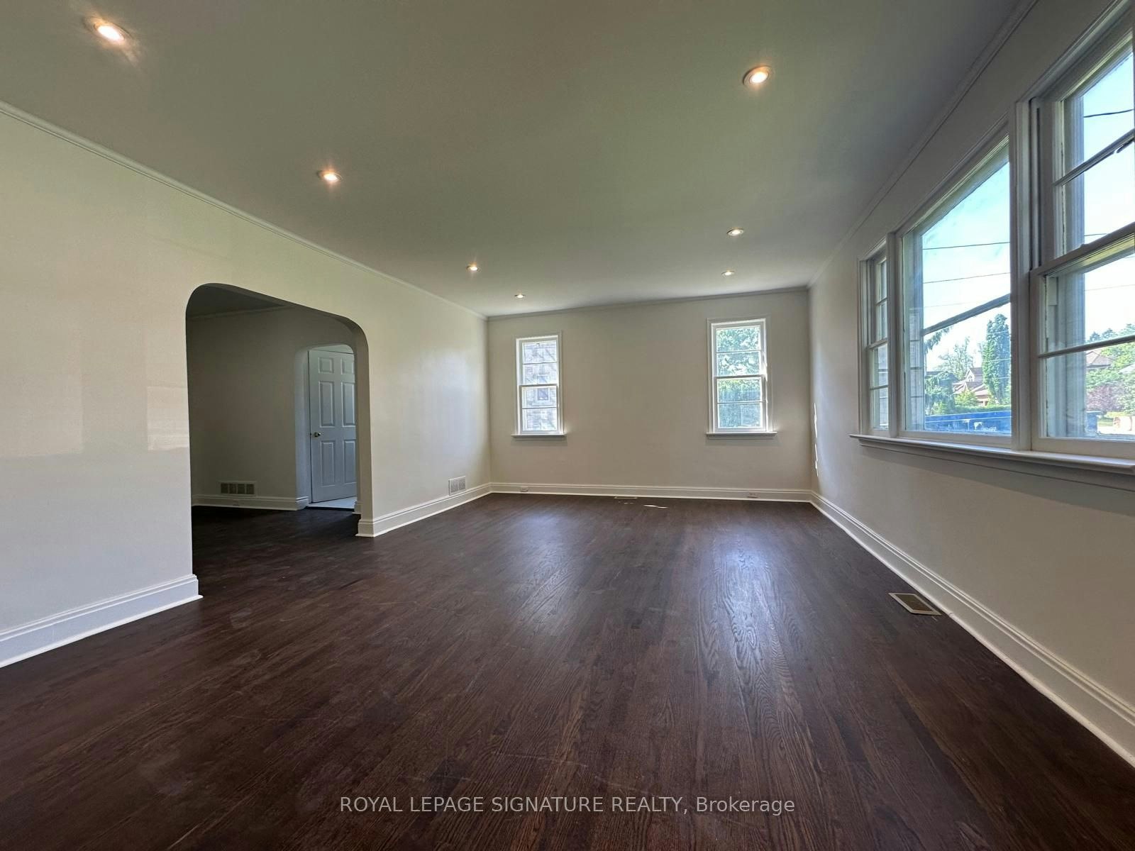 21 Yongeview Avenue, Richmond Hill, ON, L4C 7A3 - 2