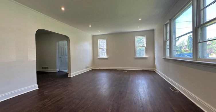 21 Yongeview Avenue, Richmond Hill, ON, L4C 7A3 - 2