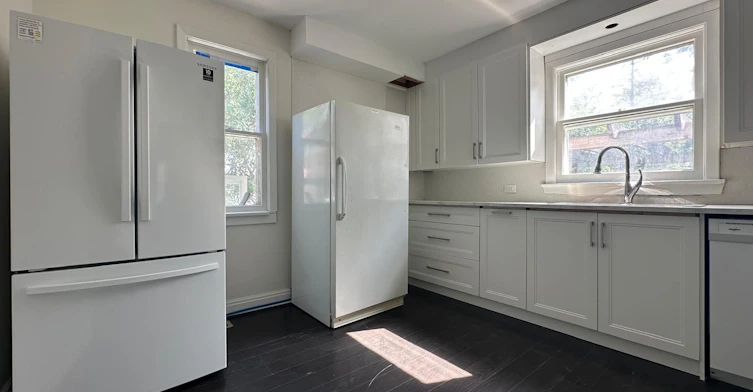 21 Yongeview Avenue, Richmond Hill, ON, L4C 7A3 - 5