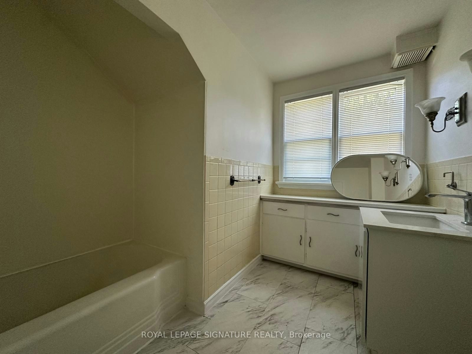 21 Yongeview Avenue, Richmond Hill, ON, L4C 7A3 - 7