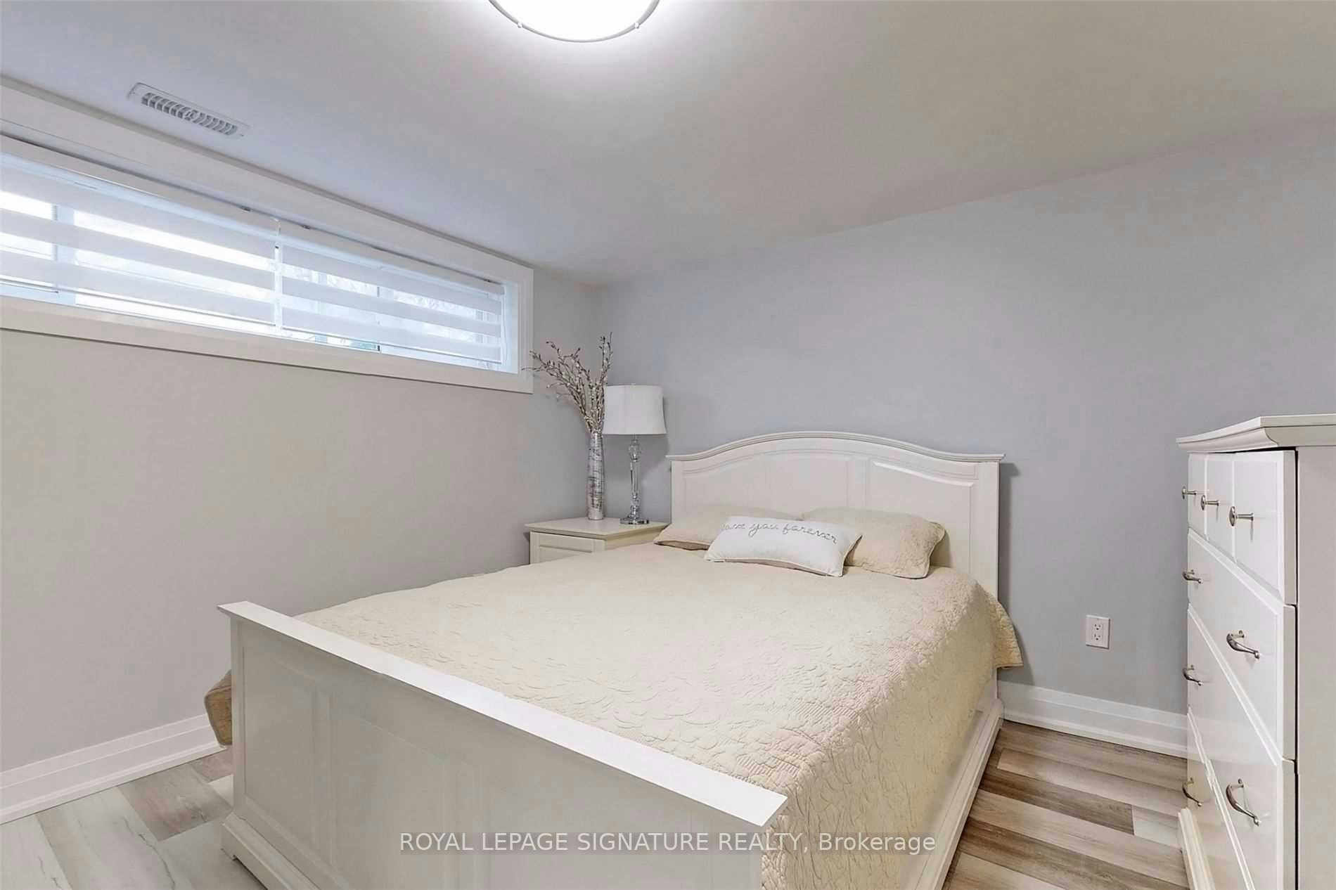 211 Maple Avenue, Richmond Hill, ON, L4C 2J4 - 4