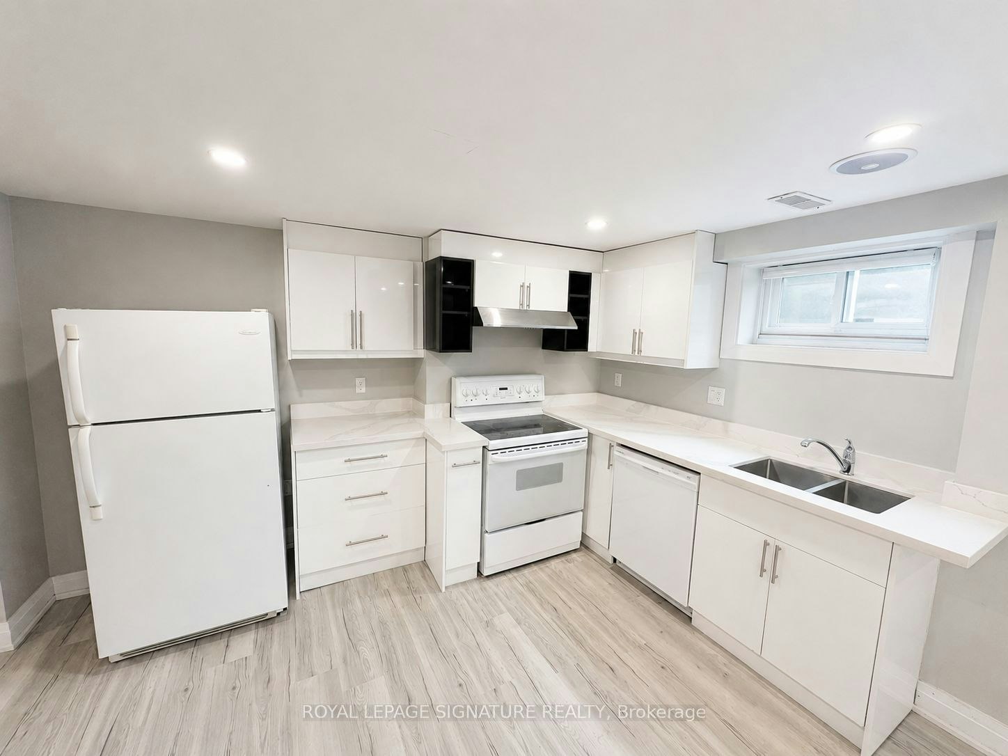 211 Maple Avenue, Richmond Hill, ON, L4C 2J4 - 10