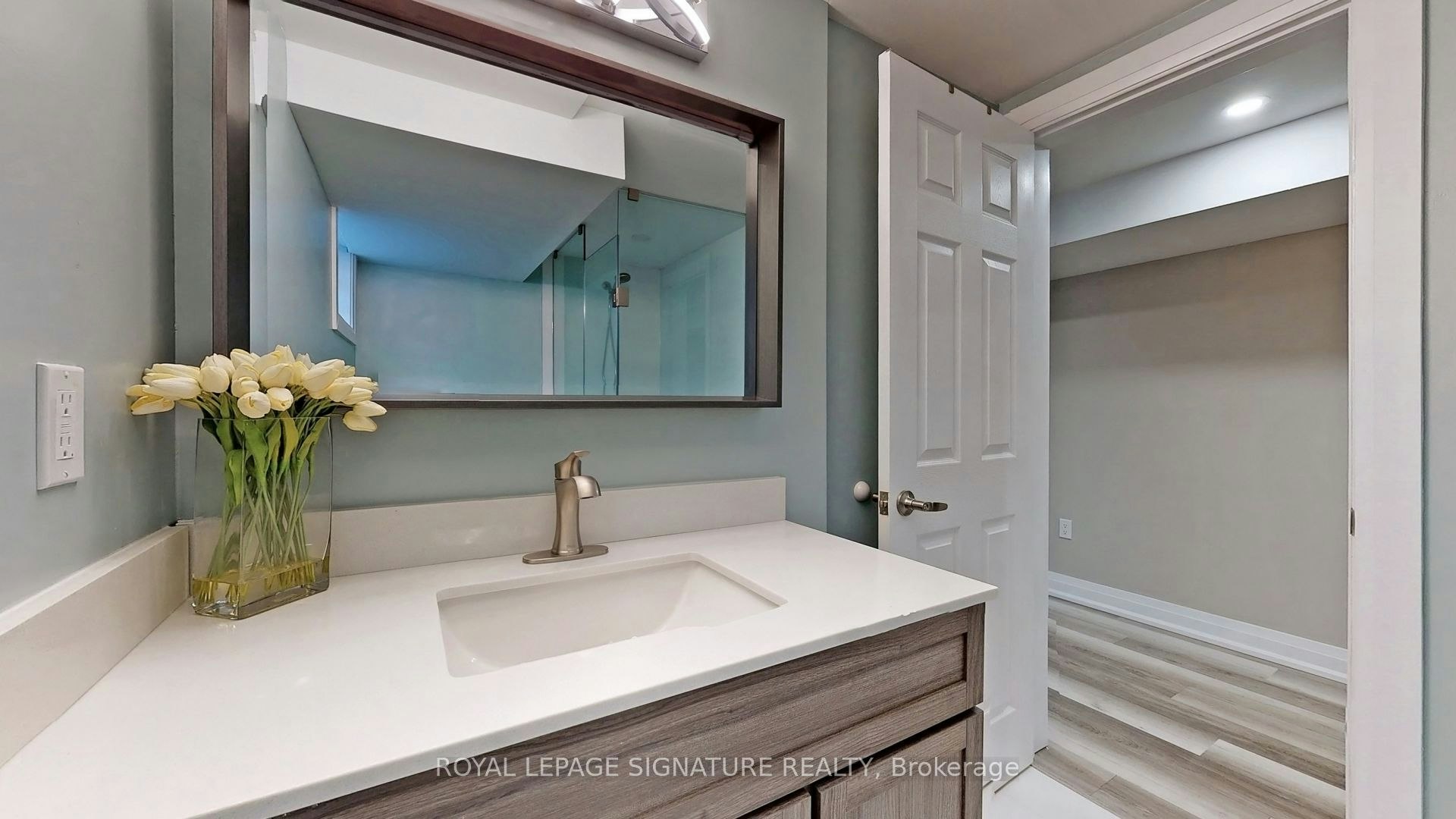 211 Maple Avenue, Richmond Hill, ON, L4C 2J4 - 8
