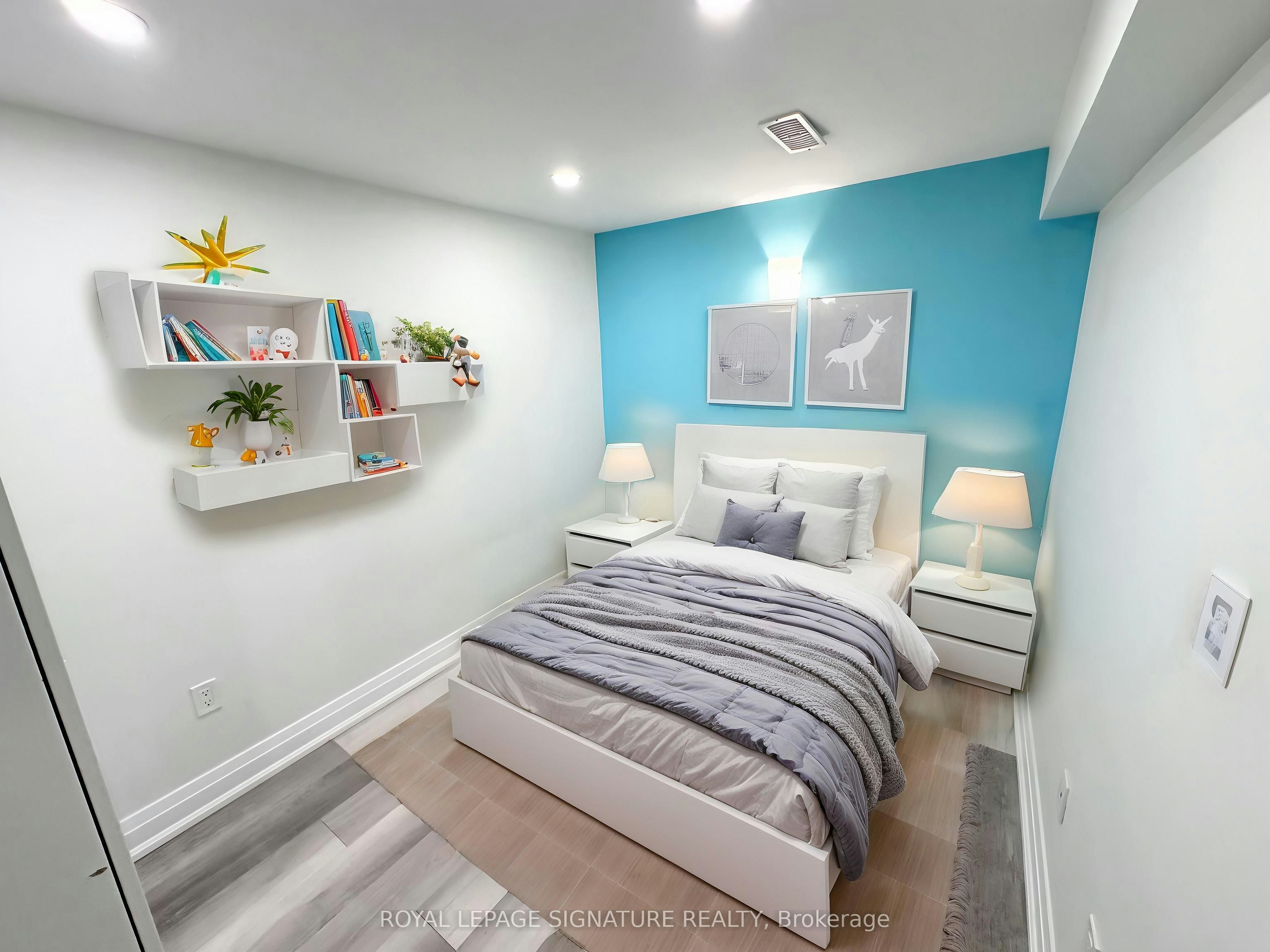 211 Maple Avenue, Richmond Hill, ON, L4C 2J4 - 3