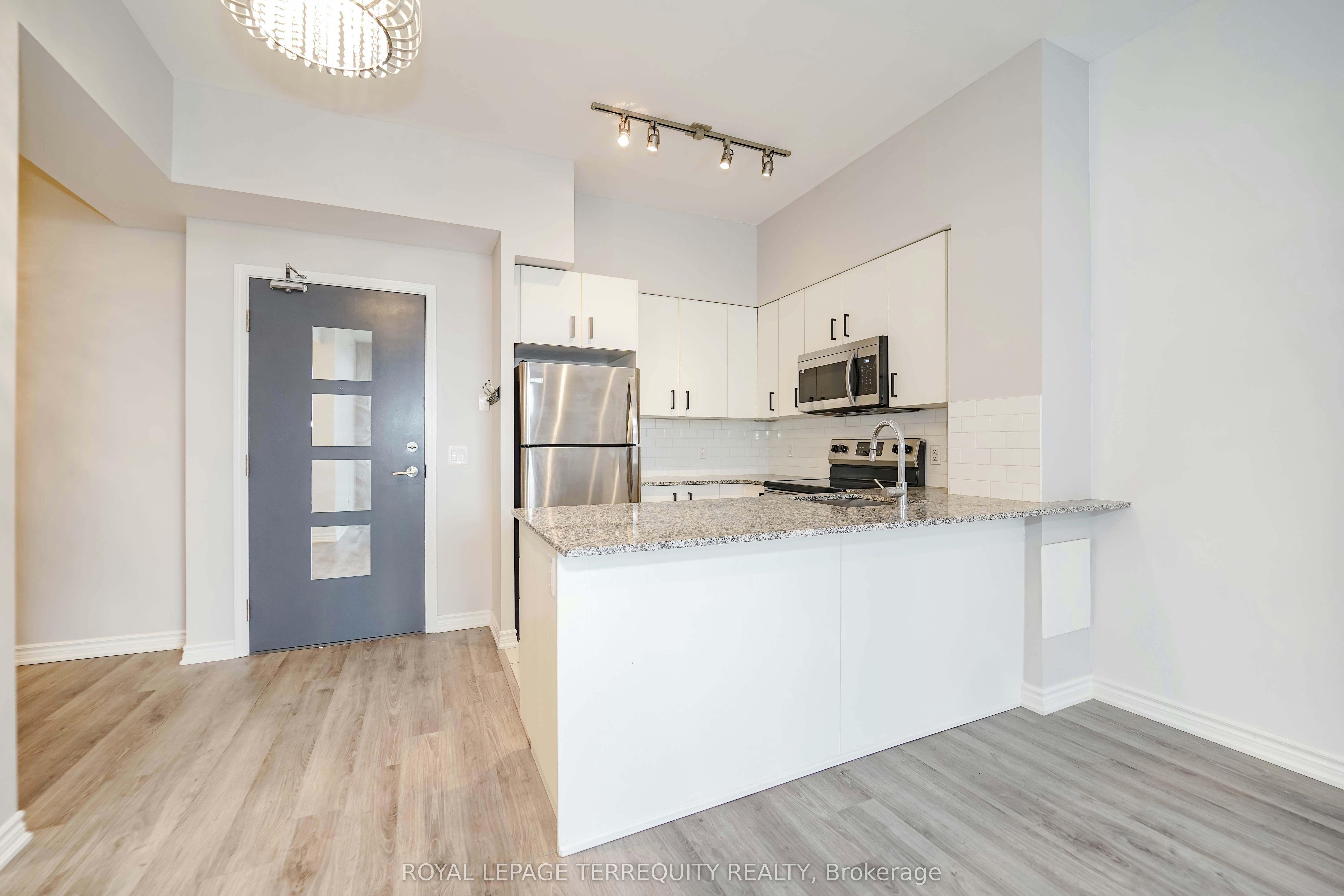 728-11611 Yonge Street, Richmond Hill, ON, L4E 1G2 - 17