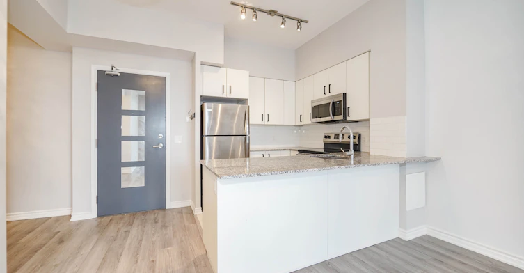 728-11611 Yonge Street, Richmond Hill, ON, L4E 1G2 - 17