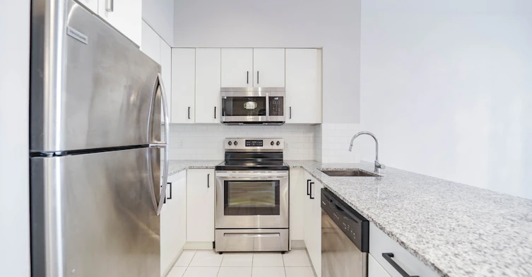 728-11611 Yonge Street, Richmond Hill, ON, L4E 1G2 - 14