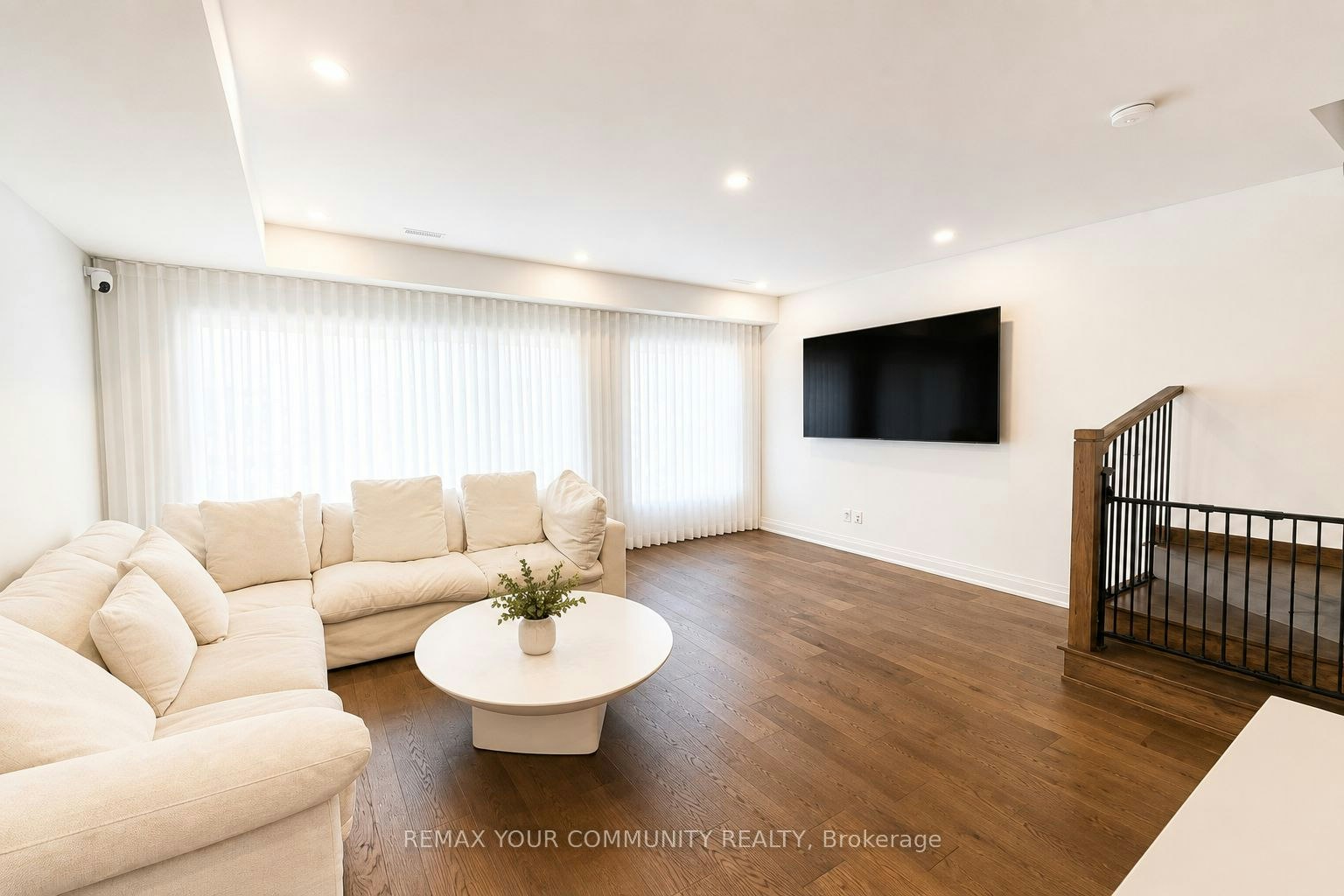 39 Persica Street, Richmond Hill, ON, L4E 2T3 - 6