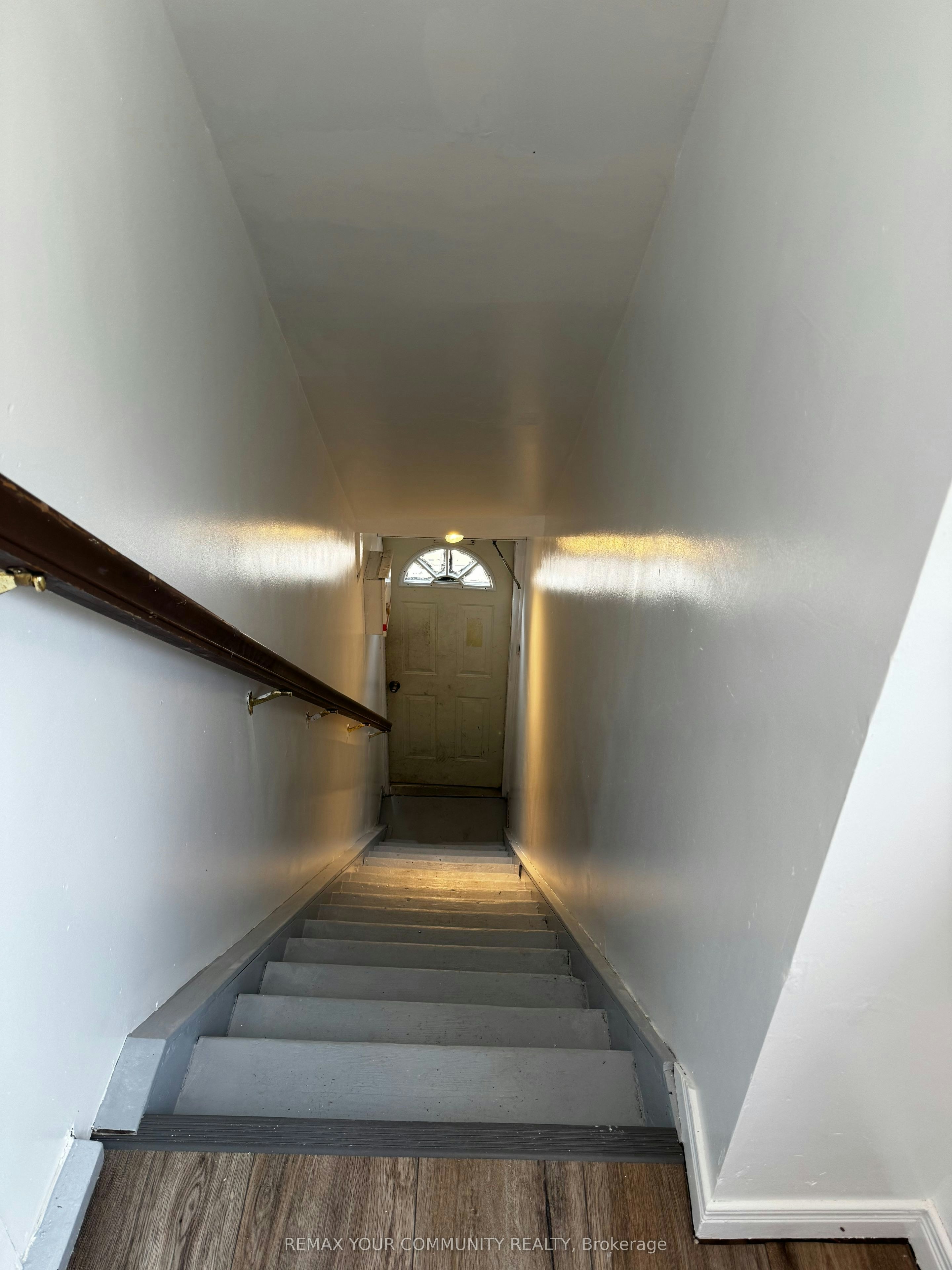 Apt A-205 Church Street, Georgina, ON, L4P 1J9