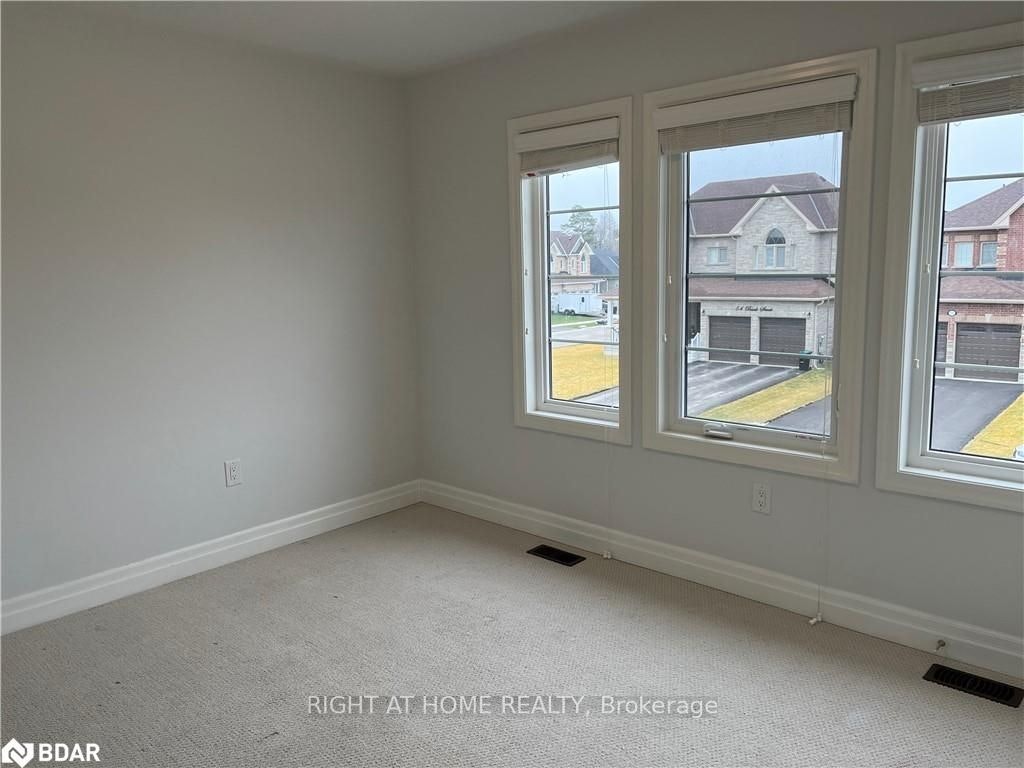 57 Bank Street, Essa, ON, L3W 0M5 - 16