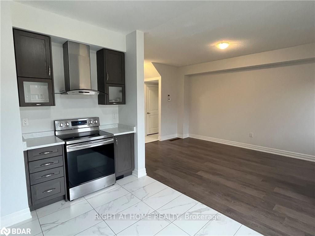 57 Bank Street, Essa, ON, L3W 0M5 - 8