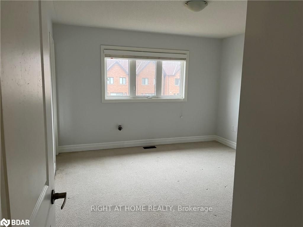 57 Bank Street, Essa, ON, L3W 0M5 - 19