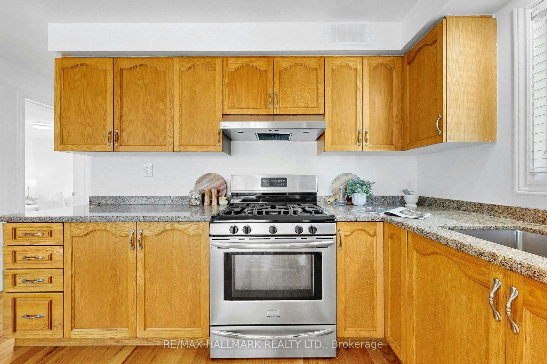 941 Lake Drive N, Georgina, ON, L4P 3E9 - 5