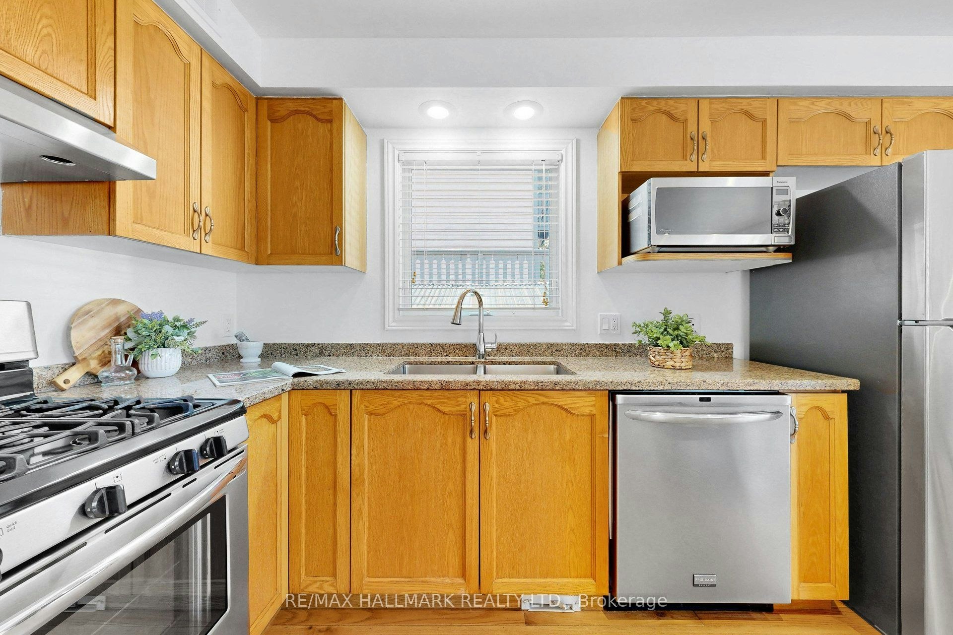 941 Lake Drive N, Georgina, ON, L4P 3E9 - 6