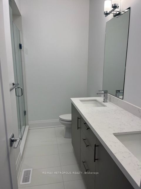 17 Vern Robertson Gate, Uxbridge, ON, L9P 0R9 - 18