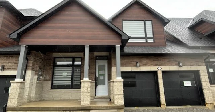 17 Vern Robertson Gate, Uxbridge, ON, L9P 0R9
