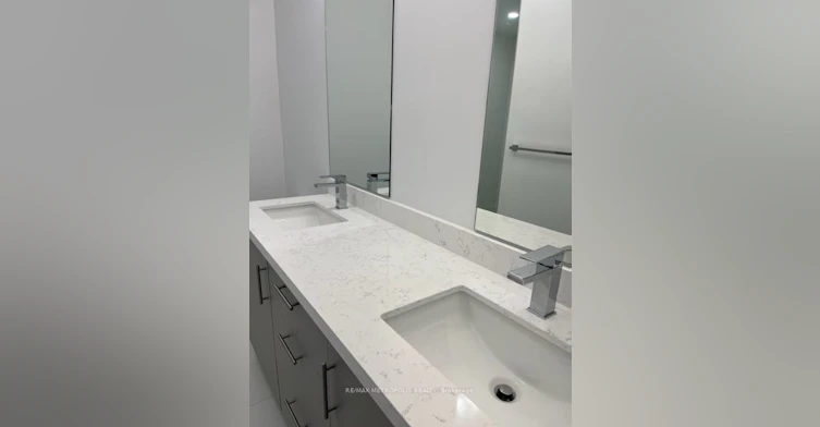 17 Vern Robertson Gate, Uxbridge, ON, L9P 0R9 - 19