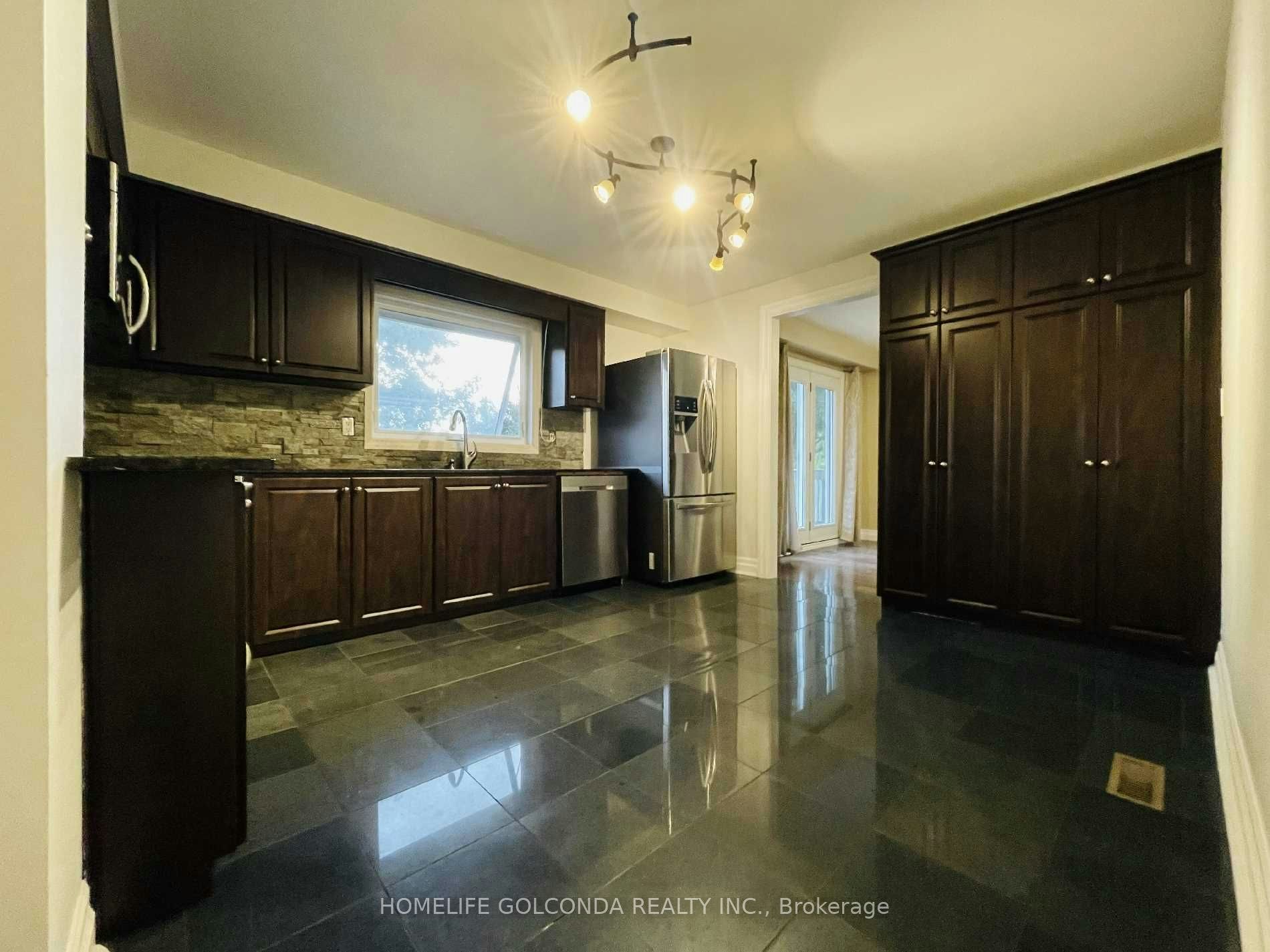 Upper level-909 Ferndale Crescent, Newmarket, ON, L3Y 6B6 - 6