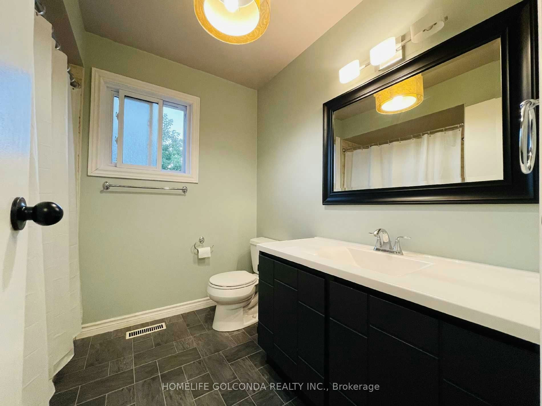 Upper level-909 Ferndale Crescent, Newmarket, ON, L3Y 6B6 - 14