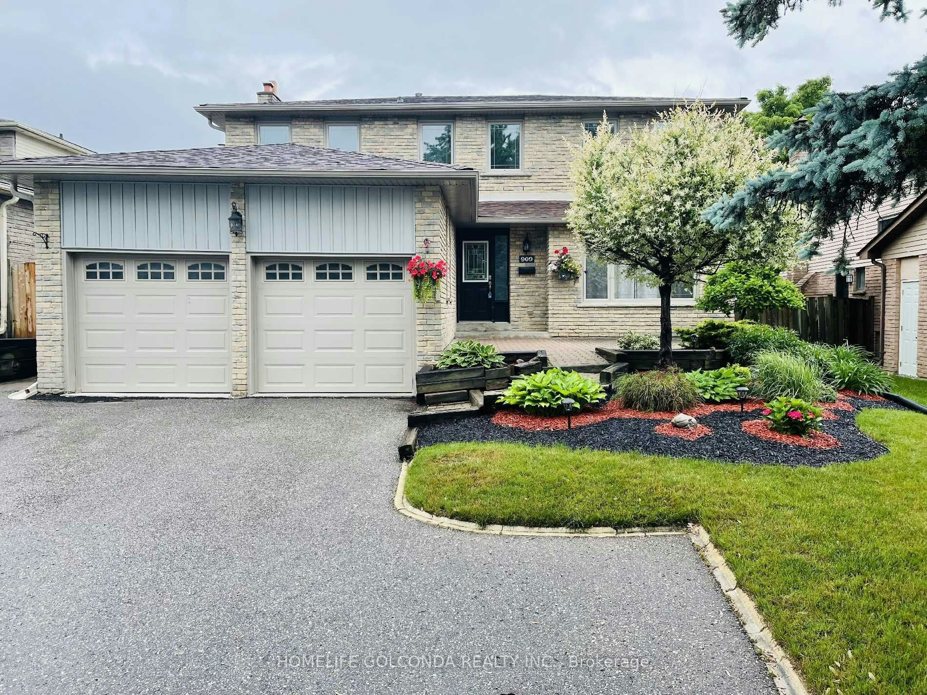 Upper level-909 Ferndale Crescent, Newmarket, ON, L3Y 6B6