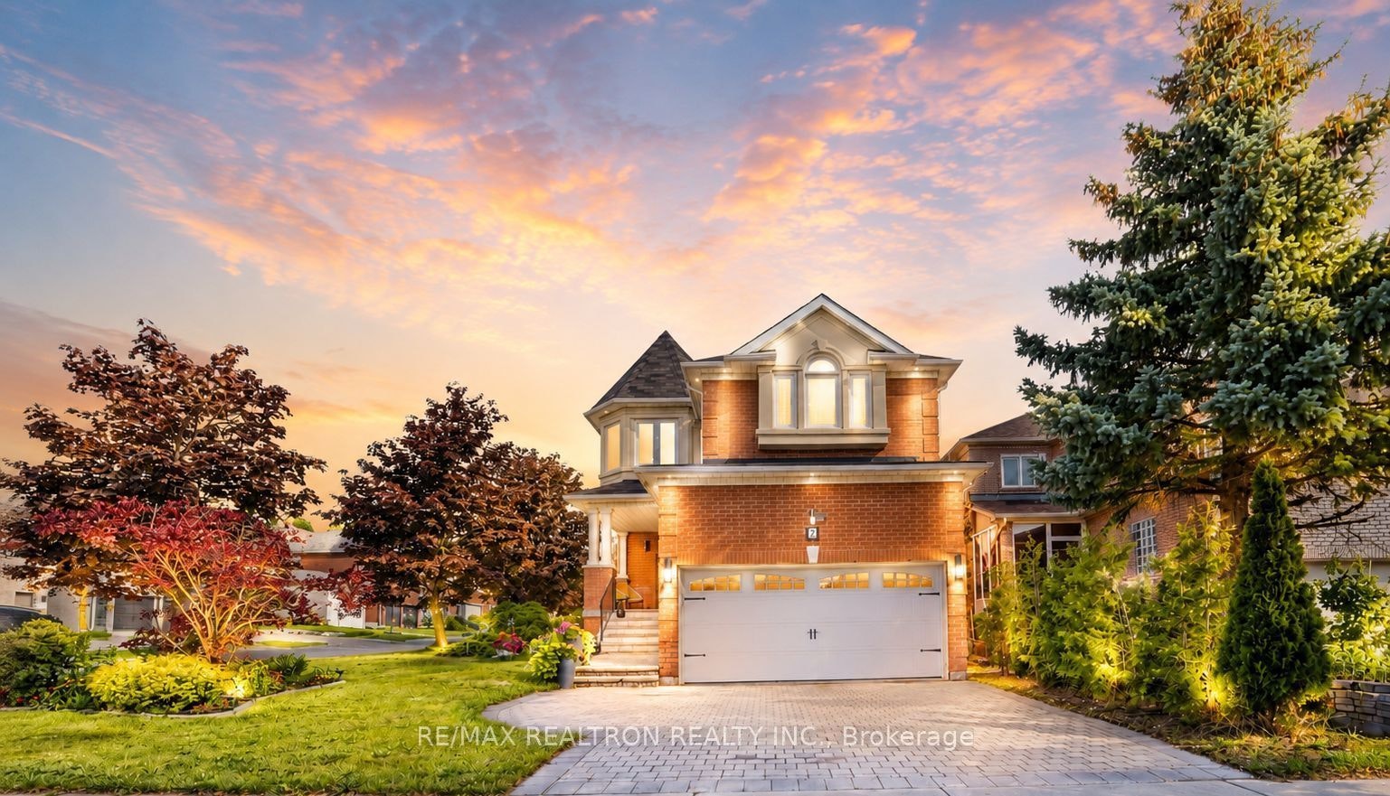2 Rocksprings Avenue, Richmond Hill, ON, L4S 1R1