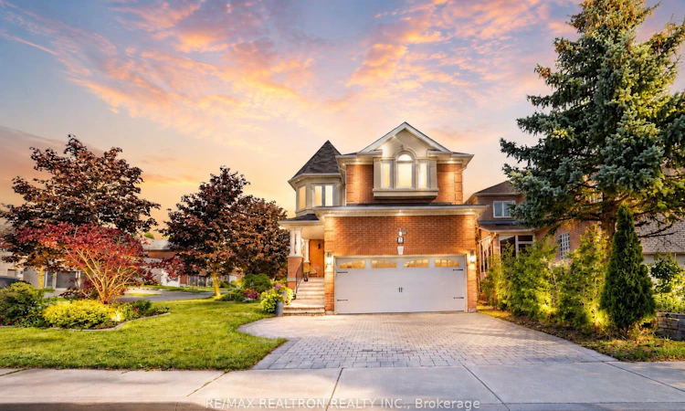 2 Rocksprings Avenue