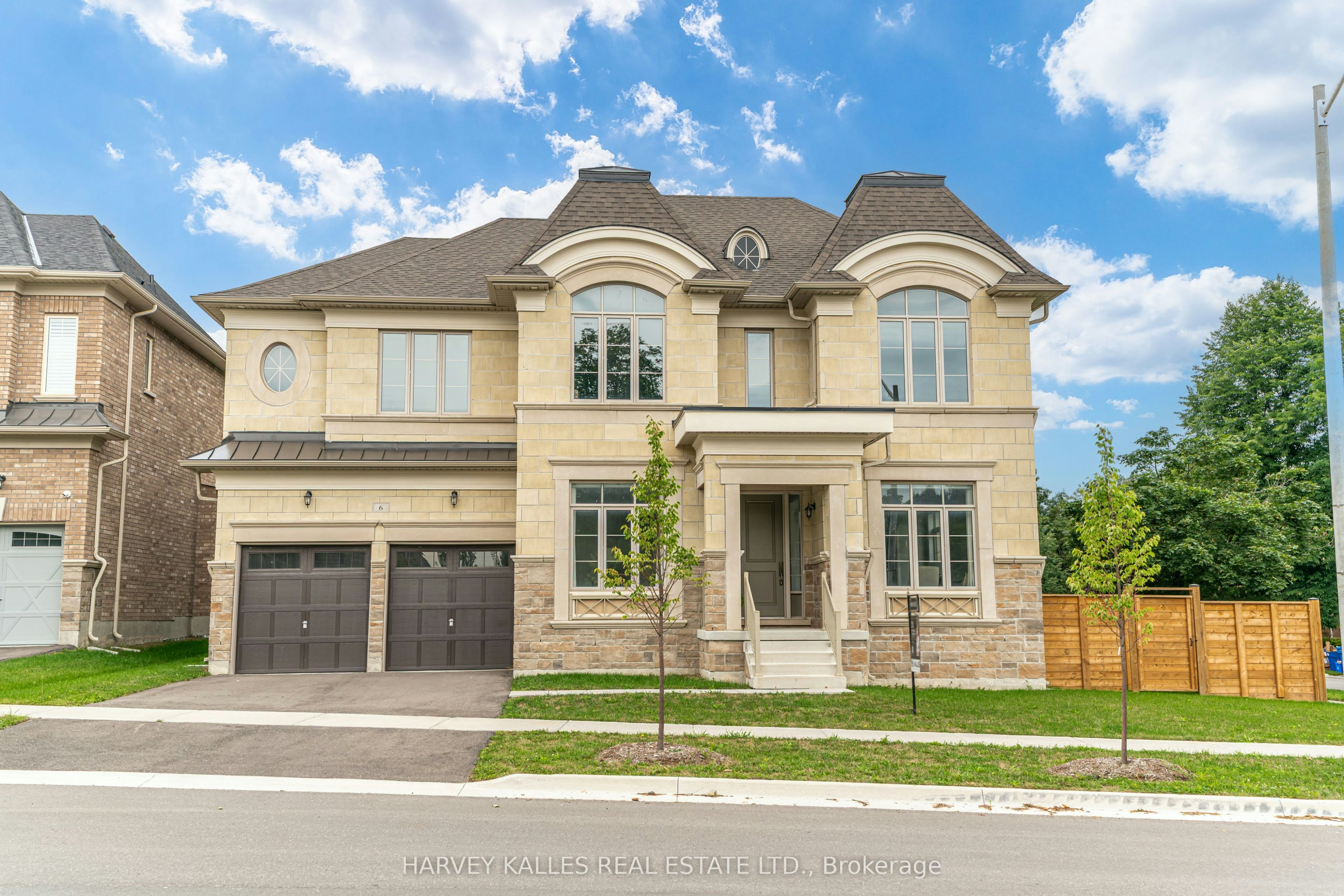 6 Dennis Reed Court, Aurora, ON, L4G 4A5
