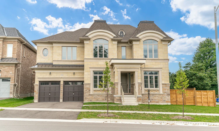 6 Dennis Reed Court
