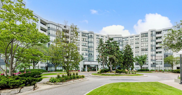 321-333 Clark Avenue W, Vaughan, ON, L4J 7K4