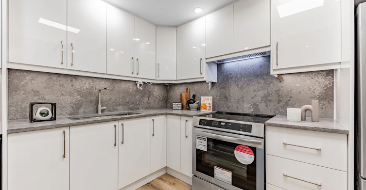 321-333 Clark Avenue W, Vaughan, ON, L4J 7K4 - 8