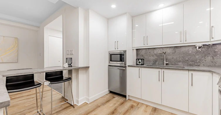 321-333 Clark Avenue W, Vaughan, ON, L4J 7K4 - 11