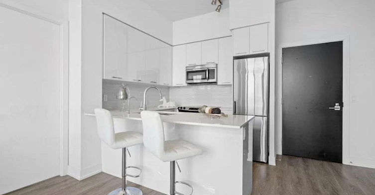 718-9471 Yonge Street, Richmond Hill, ON, L4C 1V4 - 3