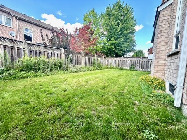 30 Chippingwood Manor, Aurora, ON, L4G 7R4 - 27