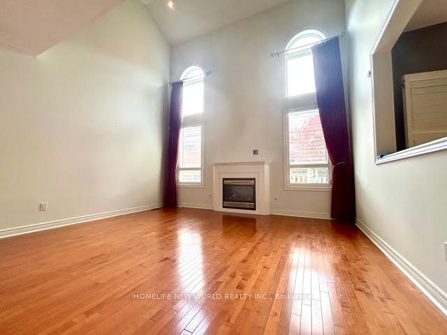 30 Chippingwood Manor, Aurora, ON, L4G 7R4 - 10