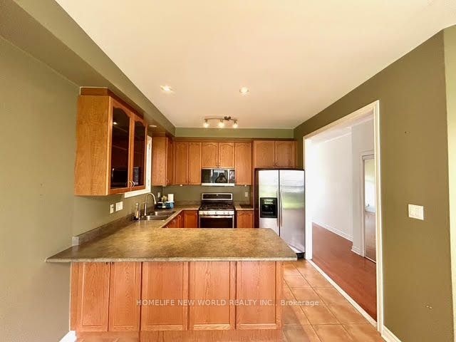30 Chippingwood Manor, Aurora, ON, L4G 7R4 - 5