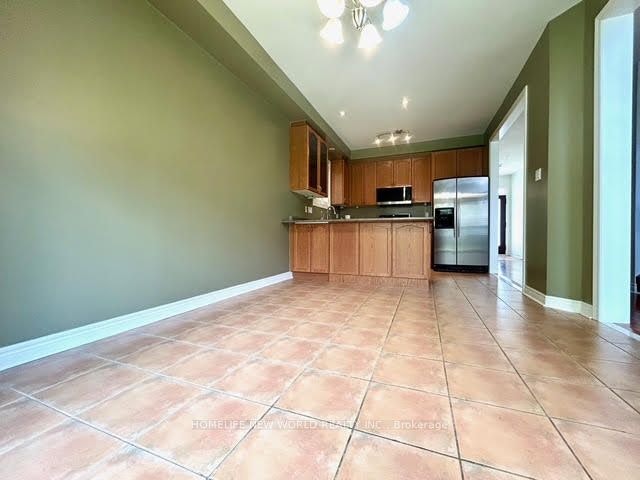 30 Chippingwood Manor, Aurora, ON, L4G 7R4 - 9