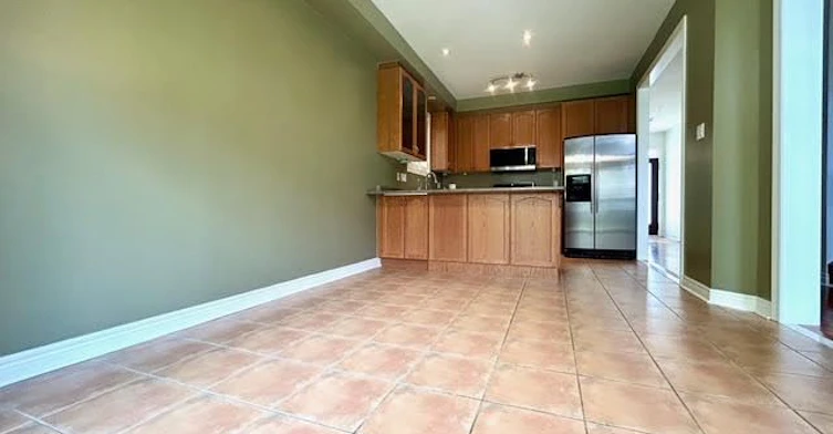 30 Chippingwood Manor, Aurora, ON, L4G 7R4 - 9