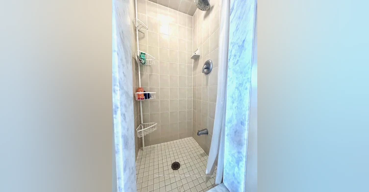 30 Chippingwood Manor, Aurora, ON, L4G 7R4 - 22