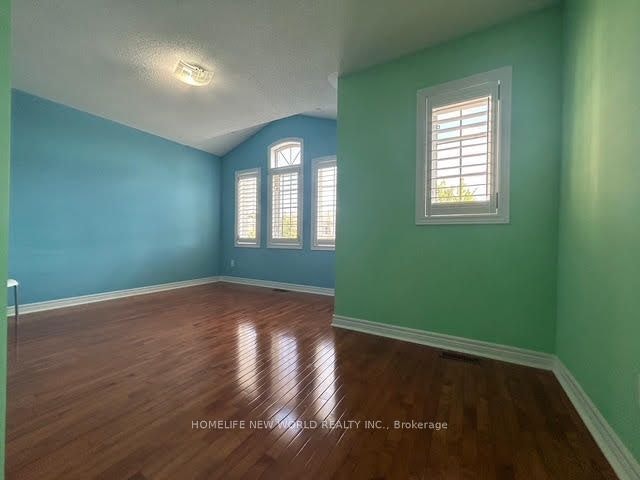30 Chippingwood Manor, Aurora, ON, L4G 7R4 - 18
