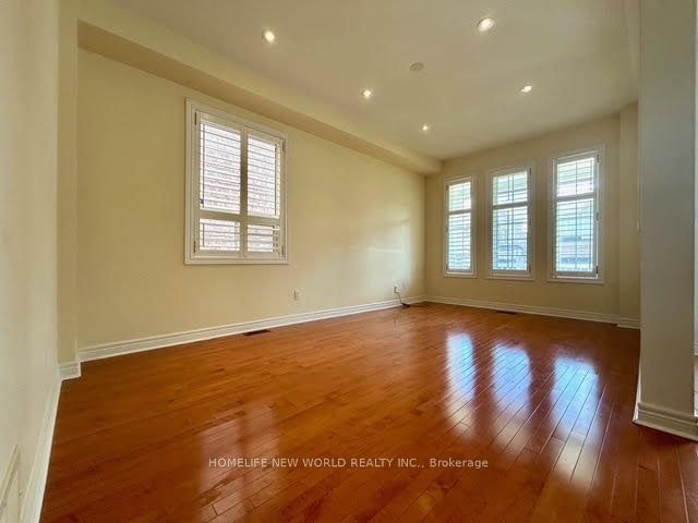 30 Chippingwood Manor, Aurora, ON, L4G 7R4 - 3