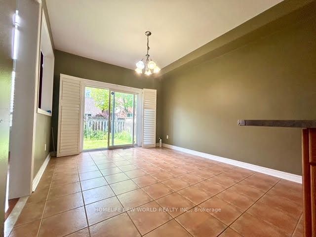 30 Chippingwood Manor, Aurora, ON, L4G 7R4 - 8