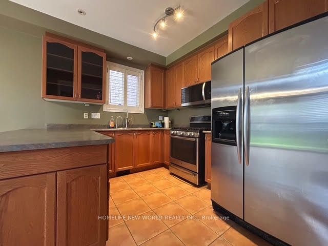 30 Chippingwood Manor, Aurora, ON, L4G 7R4 - 4