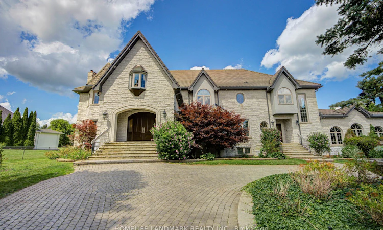21 Kensington Drive
