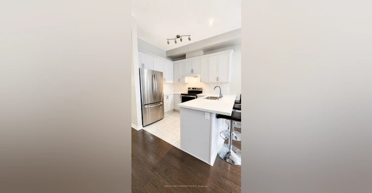76 Church Street S, Richmond Hill, ON, L4C 1W3 - 6
