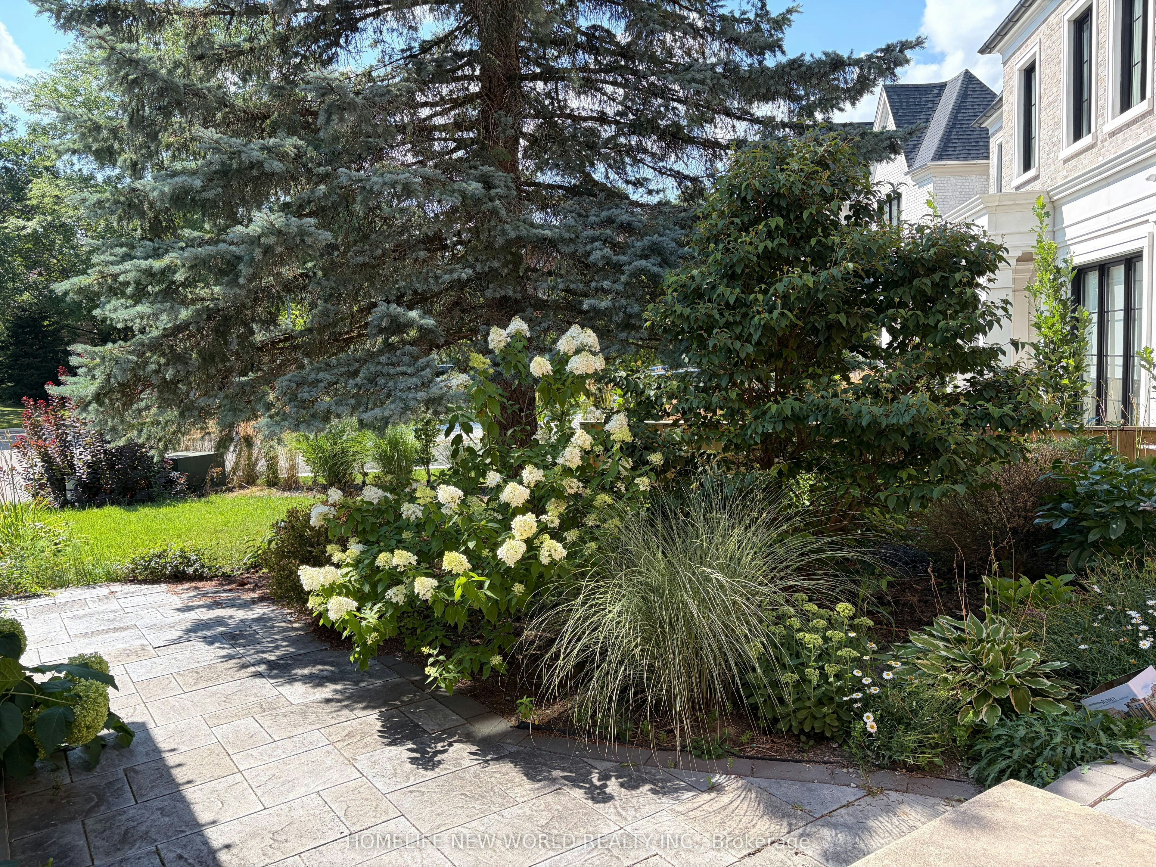23 Lacey Court, Aurora, ON, L4G 5G3 - 2
