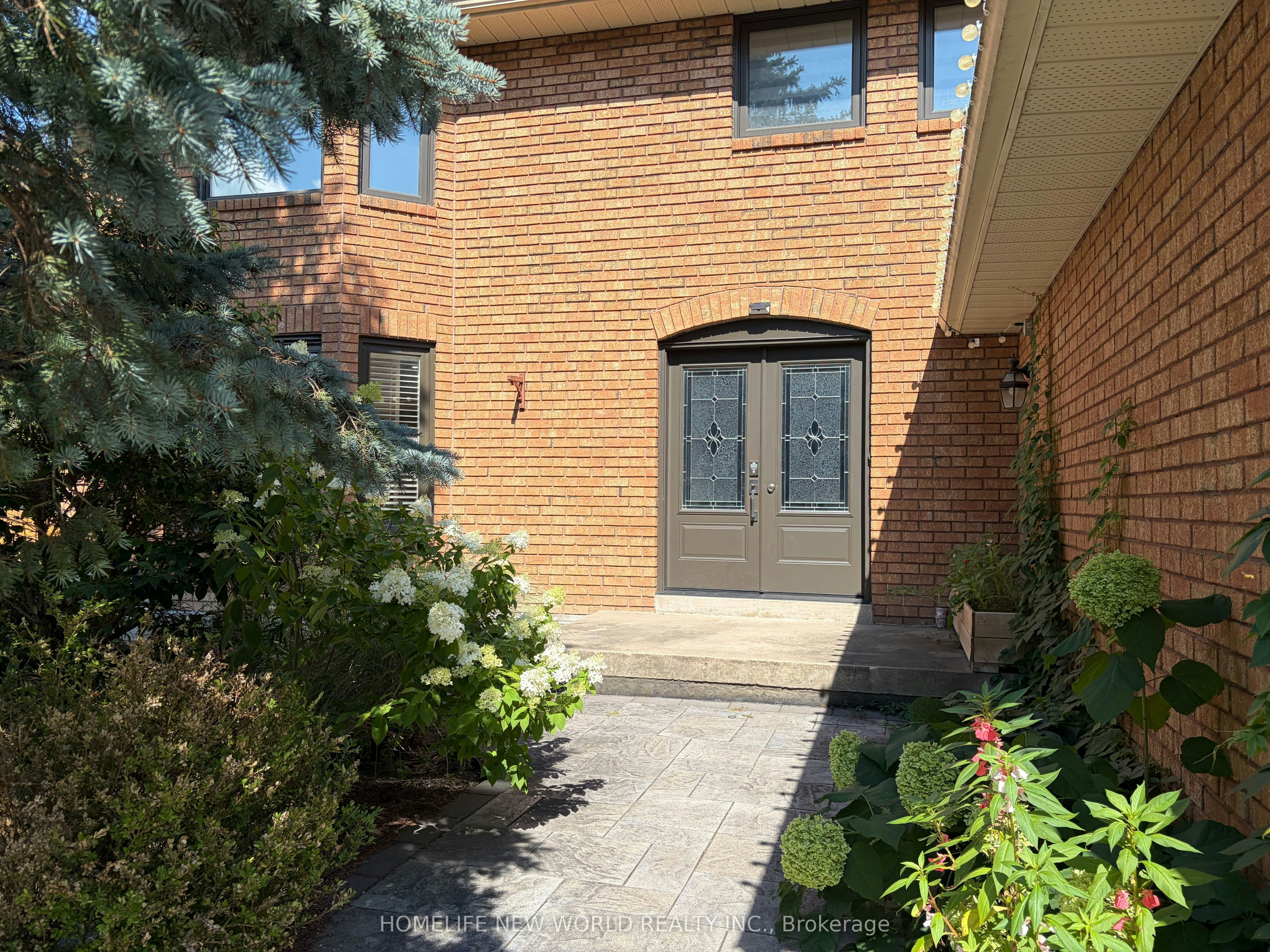 23 Lacey Court, Aurora, ON, L4G 5G3 - 3