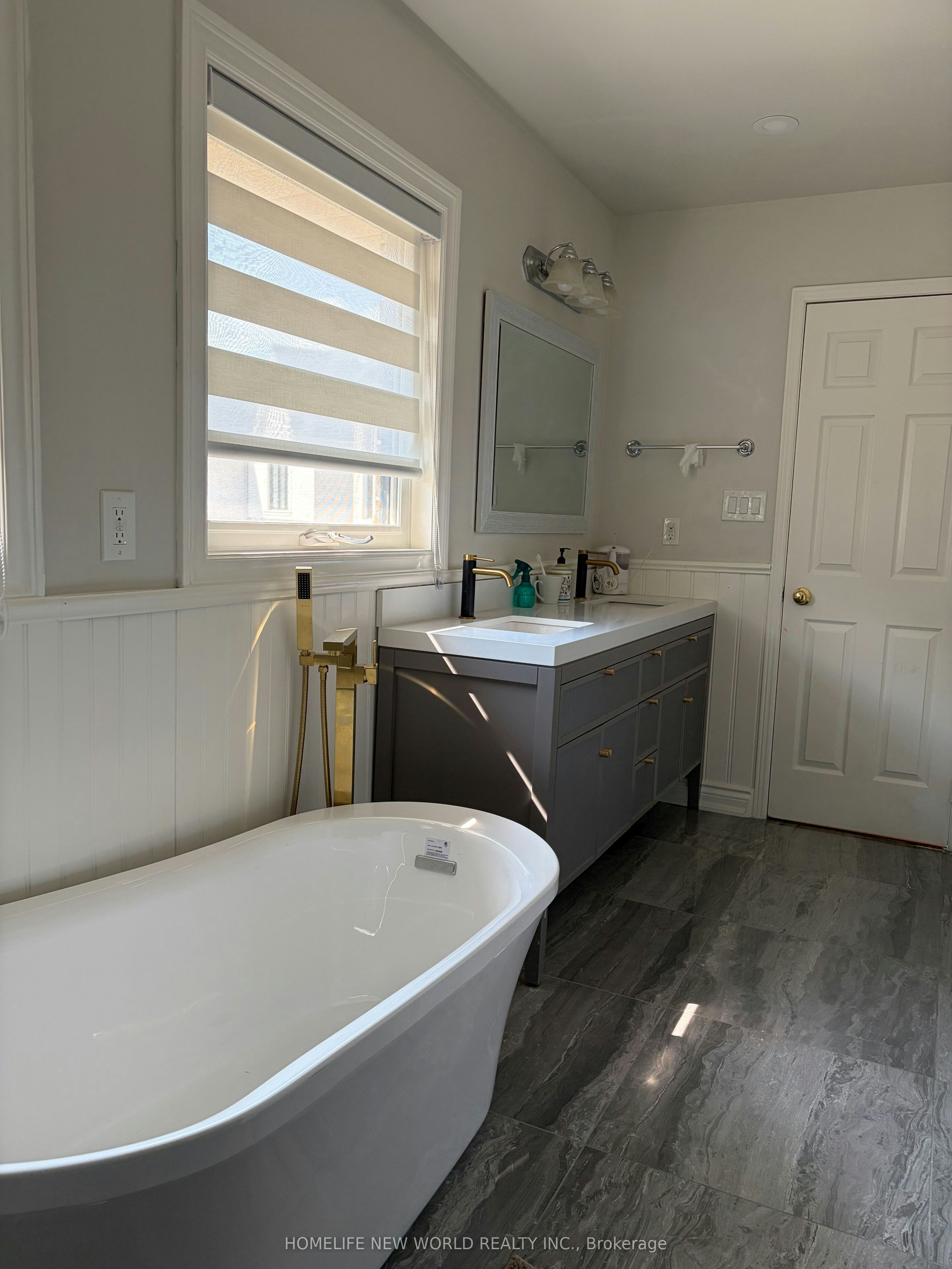 23 Lacey Court, Aurora, ON, L4G 5G3 - 23